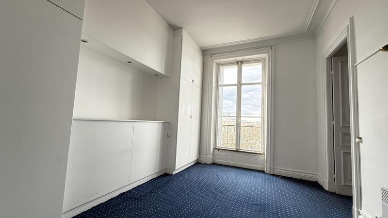 Appartement - 177 m² - 7 pièces
