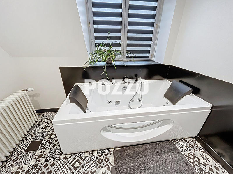 Appartement - 190 m² - 6 pièces