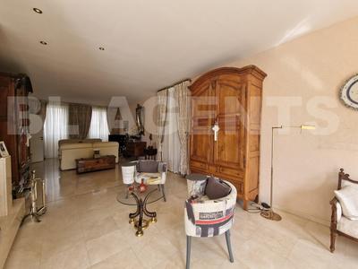 Demeure - 380 m² - 9 pièces