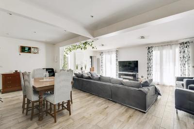 Maison - 172 m² - 9 pièces