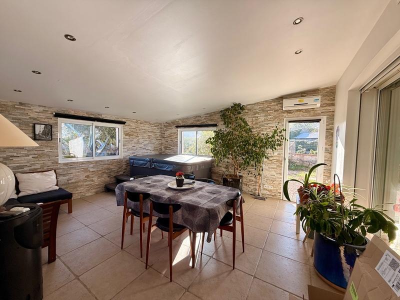 Maison - 167 m² - 7 pièces