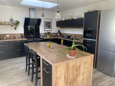 Maison - 199 m² - 7 pièces