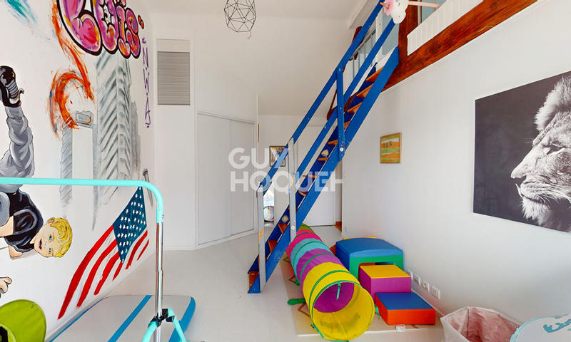 Maison - 180 m² - 6 pièces