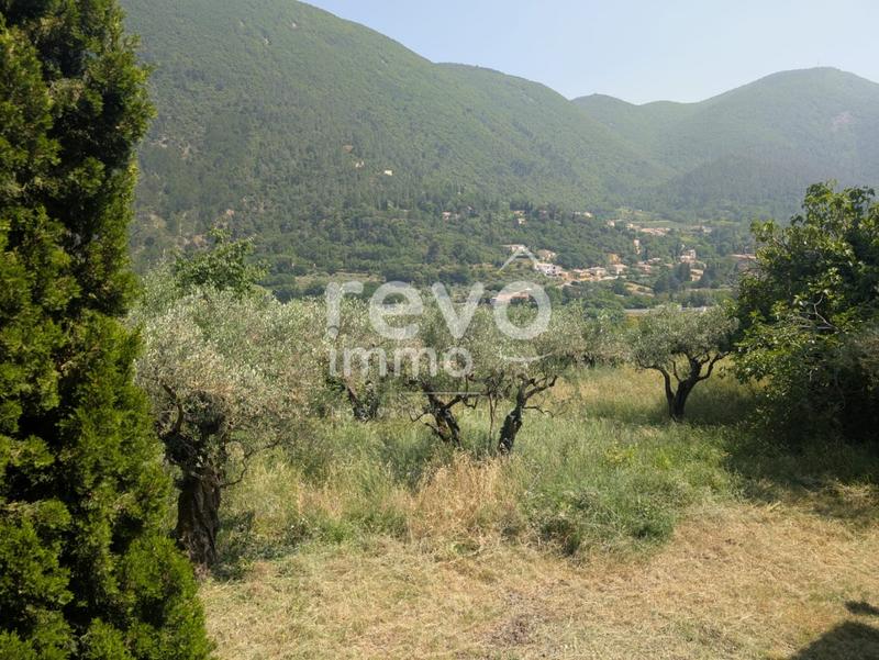 Maison - 255 m² - 7 pièces