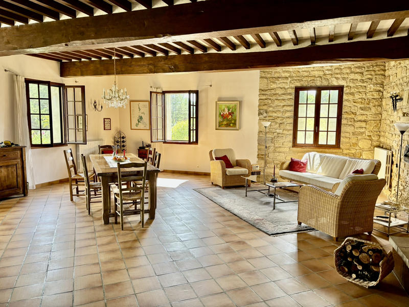 Mas - 269 m² - 10 pièces