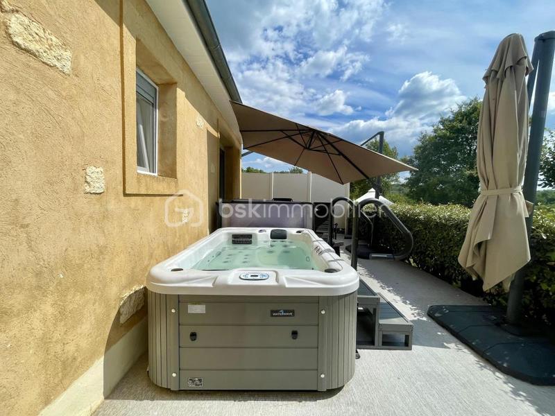 Maison traditionnelle - 121 m² - 6 pièces