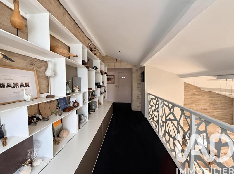 Maison - 217 m² - 8 pièces