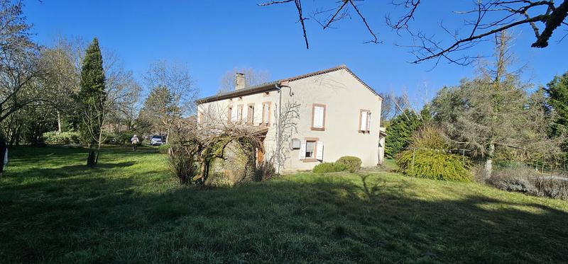 Maison - 180 m² - 10 pièces