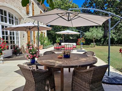 Maison - 432 m² - 10 pièces