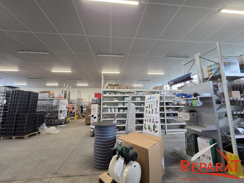 Local commercial - 1 100 m²