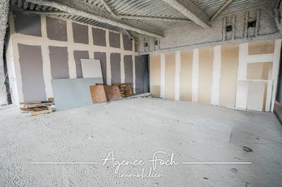 Local d'activités - 246 m²