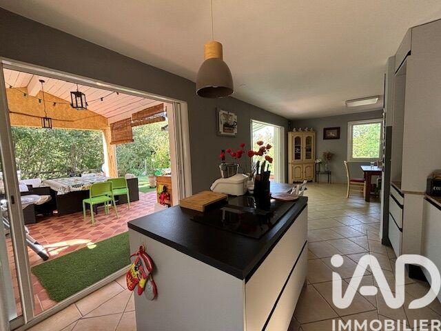 Maison - 200 m² - 8 pièces