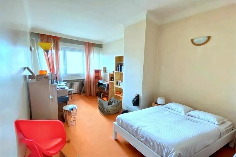 Pavillon - 300 m² - 12 pièces