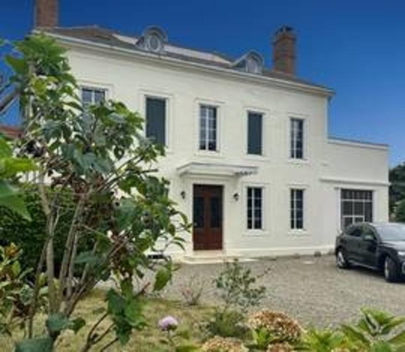 Maison de maîtres - 372 m² - 10 pièces