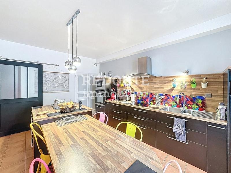 Maison - 212 m² - 6 pièces