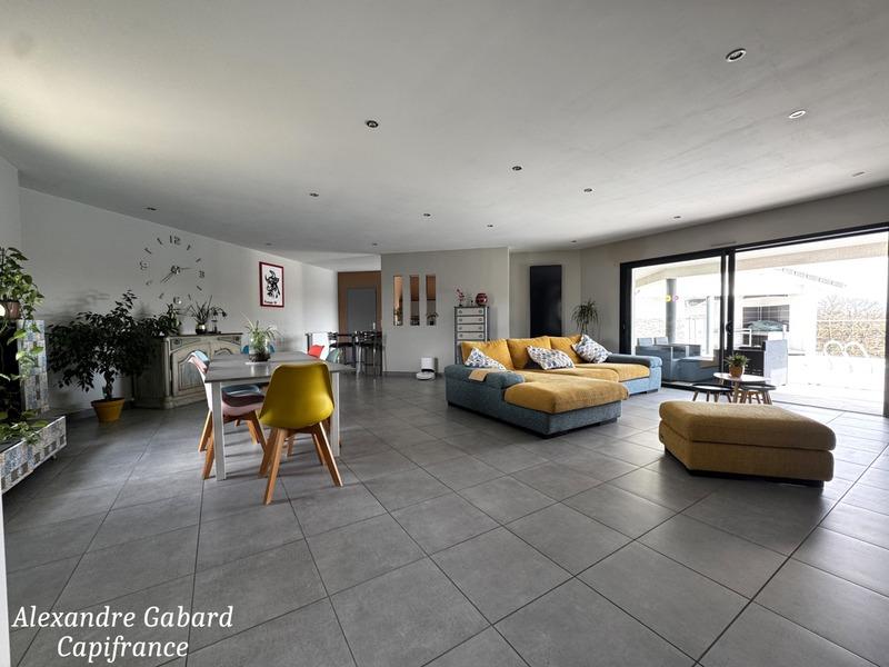 Maison - 150 m² - 5 pièces