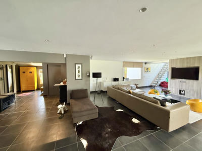 Maison - 274 m² - 10 pièces
