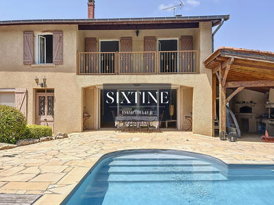 Maison - 360 m² - 7 pièces