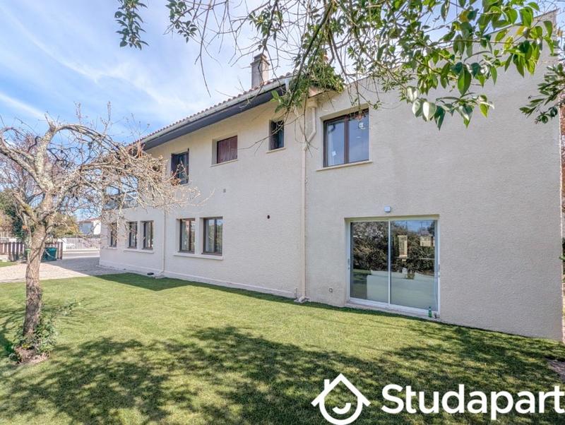 Chambre - 14 m² - 1 pièce