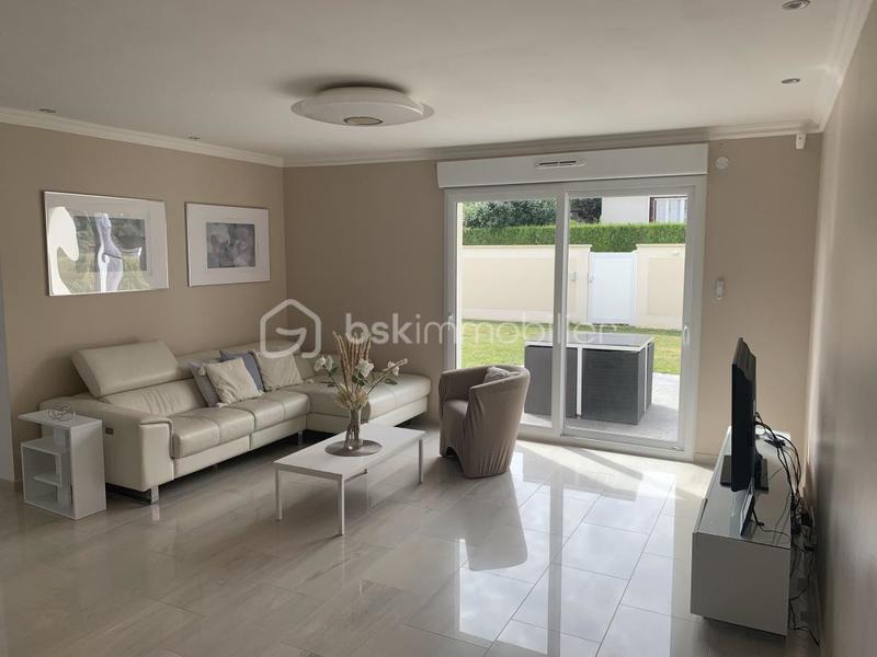 Maison traditionnelle - 159 m² - 6 pièces