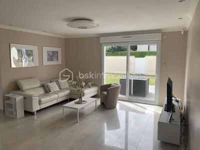 Maison traditionnelle - 159 m² - 6 pièces