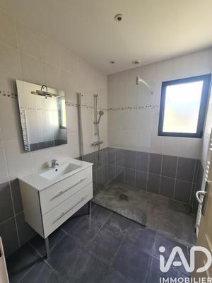 Maison - 90 m² - 3 pièces