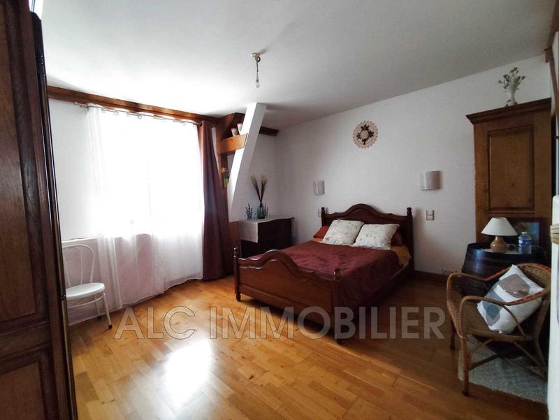 Maison - 248 m² - 7 pièces