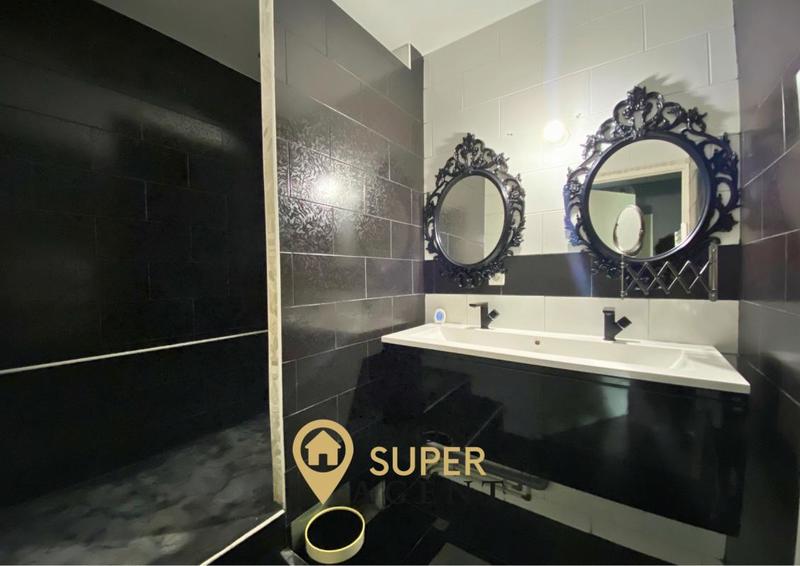 Appartement - 80 m² - 4 pièces