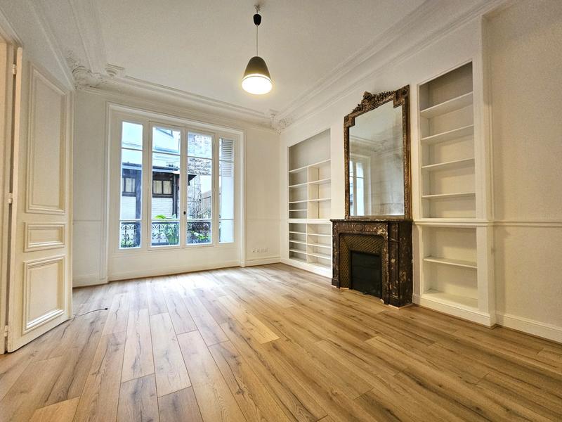 Bureau - 95 m² - 5 pièces