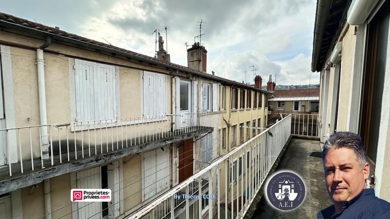 Appartement - 96 m² - 2 pièces