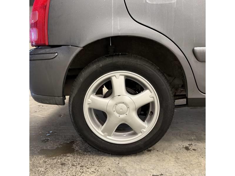 Nissan Micra 1.2i - 80 Acenta Pack a