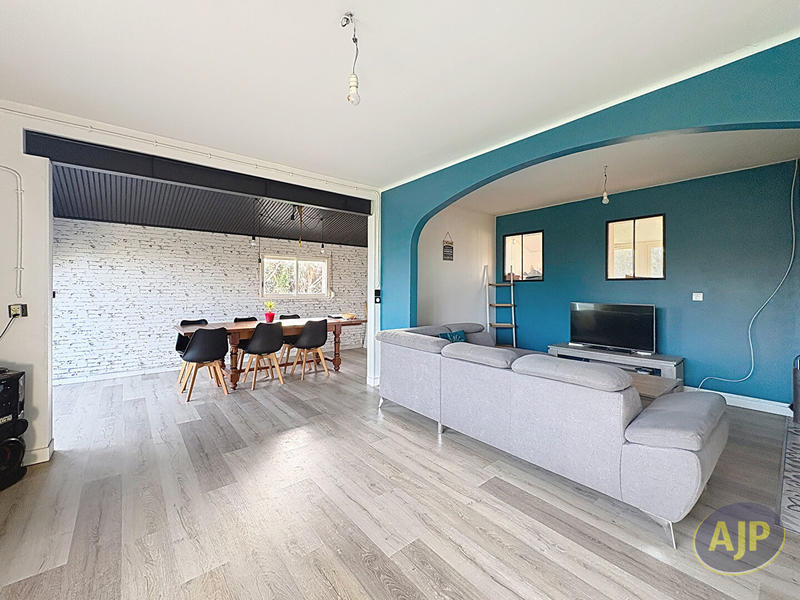 Maison - 95 m² - 5 pièces