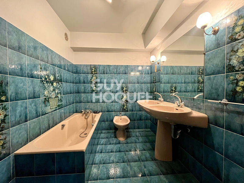 Maison - 161 m² - 7 pièces