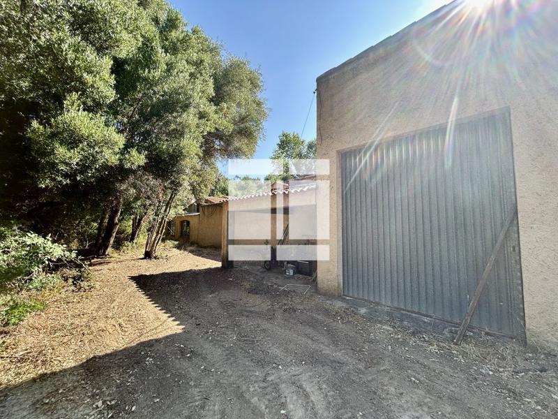 Maison - 260 m² - 9 pièces