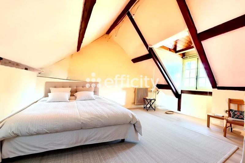 Maison - 240 m² - 9 pièces