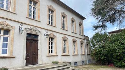 Maison de maîtres - 331 m² - 9 pièces