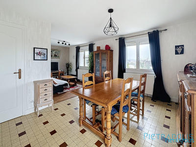 Maison - 128 m² - 7 pièces