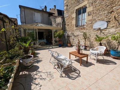 Maison - 212 m² - 7 pièces