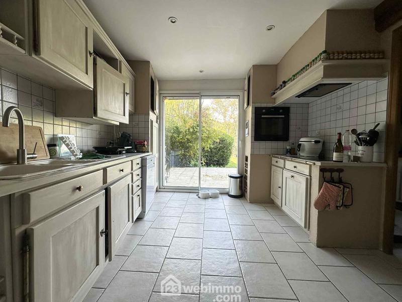 Maison - 255 m² - 8 pièces