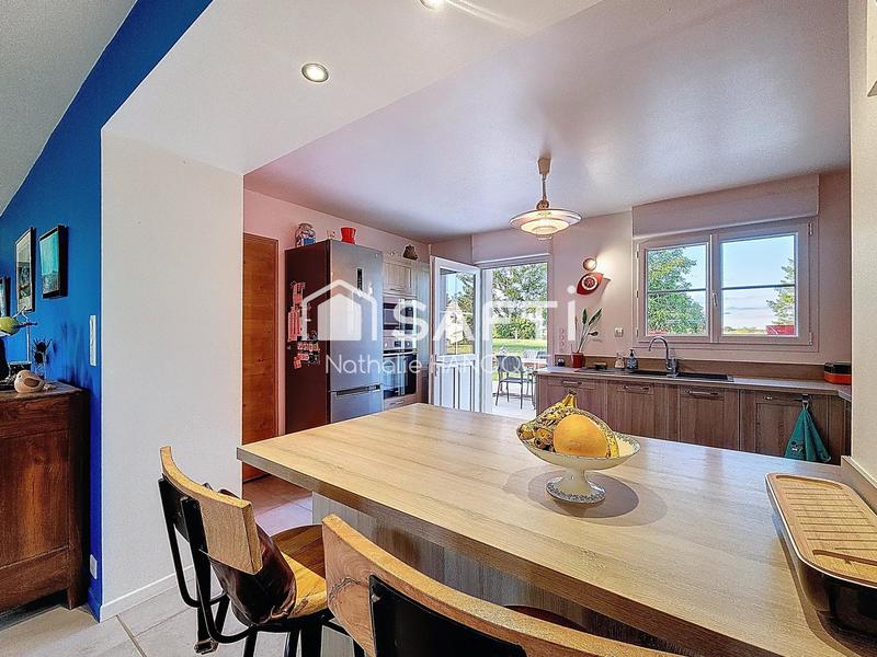 Maison - 204 m² - 9 pièces