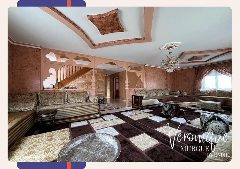 Maison - 232 m² - 7 pièces