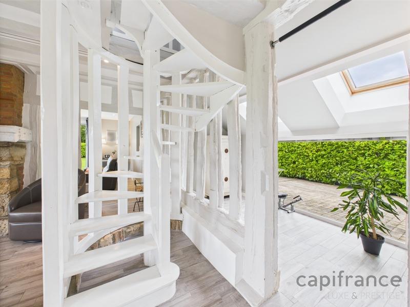 Maison - 188 m² - 9 pièces