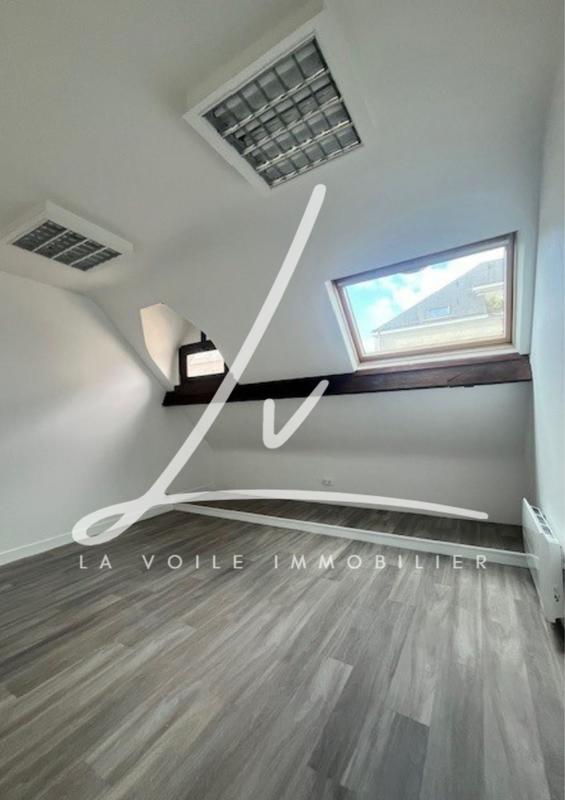 Bureau - 143 m² - 5 pièces