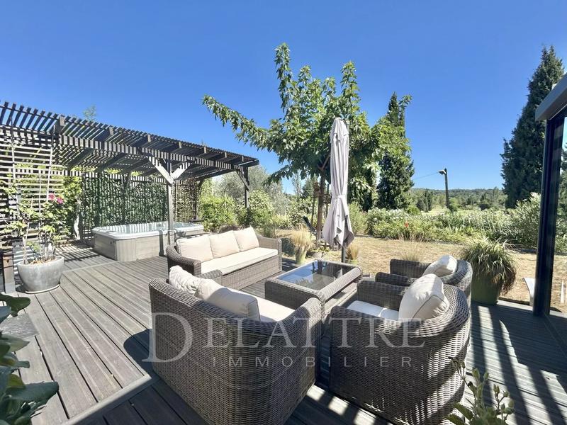 Villa - 30 m² - 5 pièces