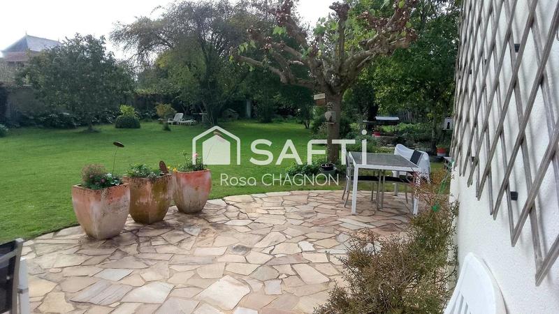 Maison - 224 m² - 11 pièces