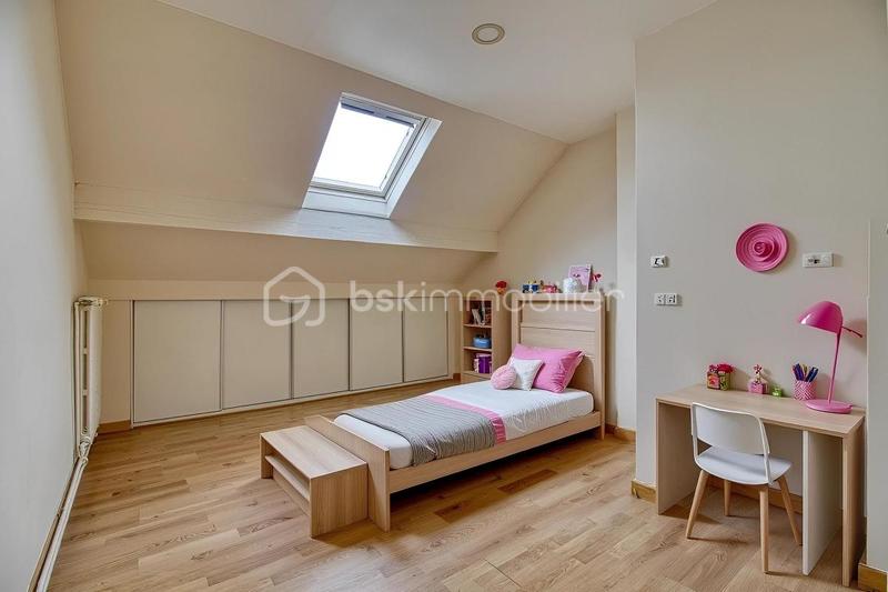 Maison - 172 m² - 10 pièces