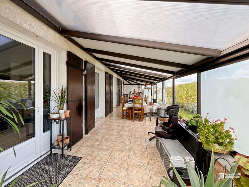 Maison - 200 m² - 9 pièces