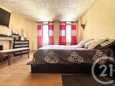 Maison - 217 m² - 6 pièces