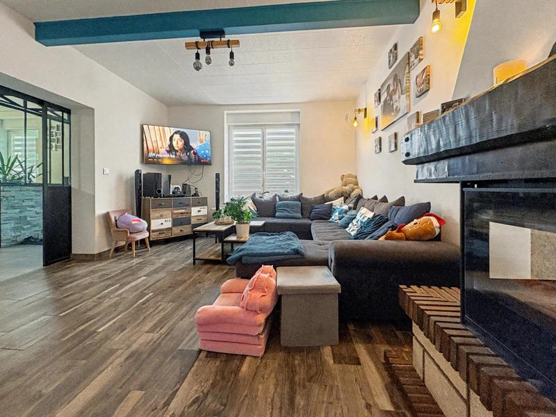 Maison - 223 m² - 8 pièces