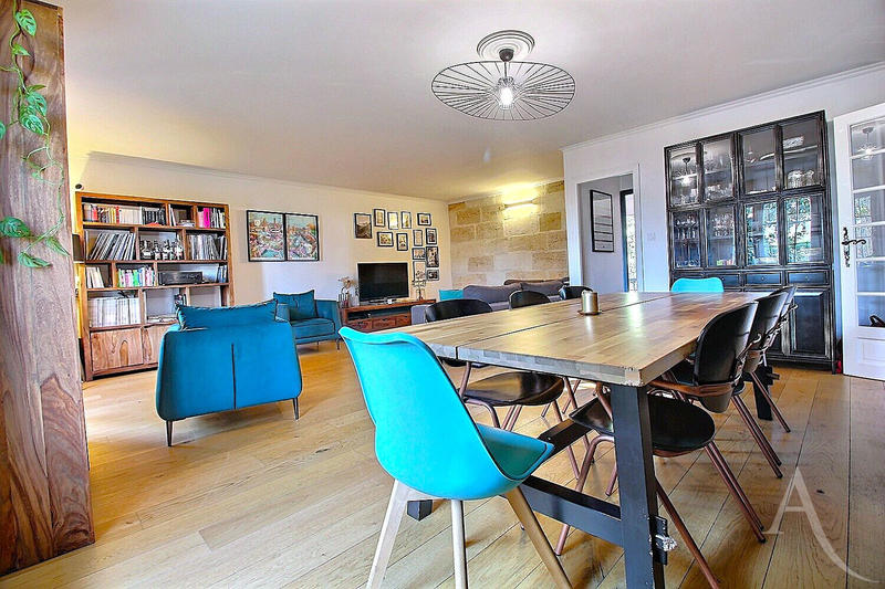 Maison - 157 m² - 8 pièces